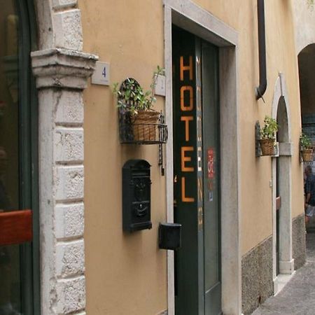 Hotel Modena Old Town Мальчезіне Екстер'єр фото