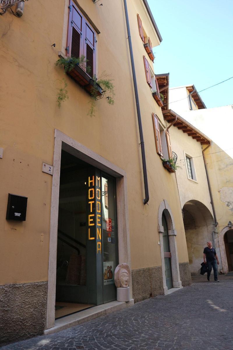 Hotel Modena Old Town Мальчезіне Екстер'єр фото