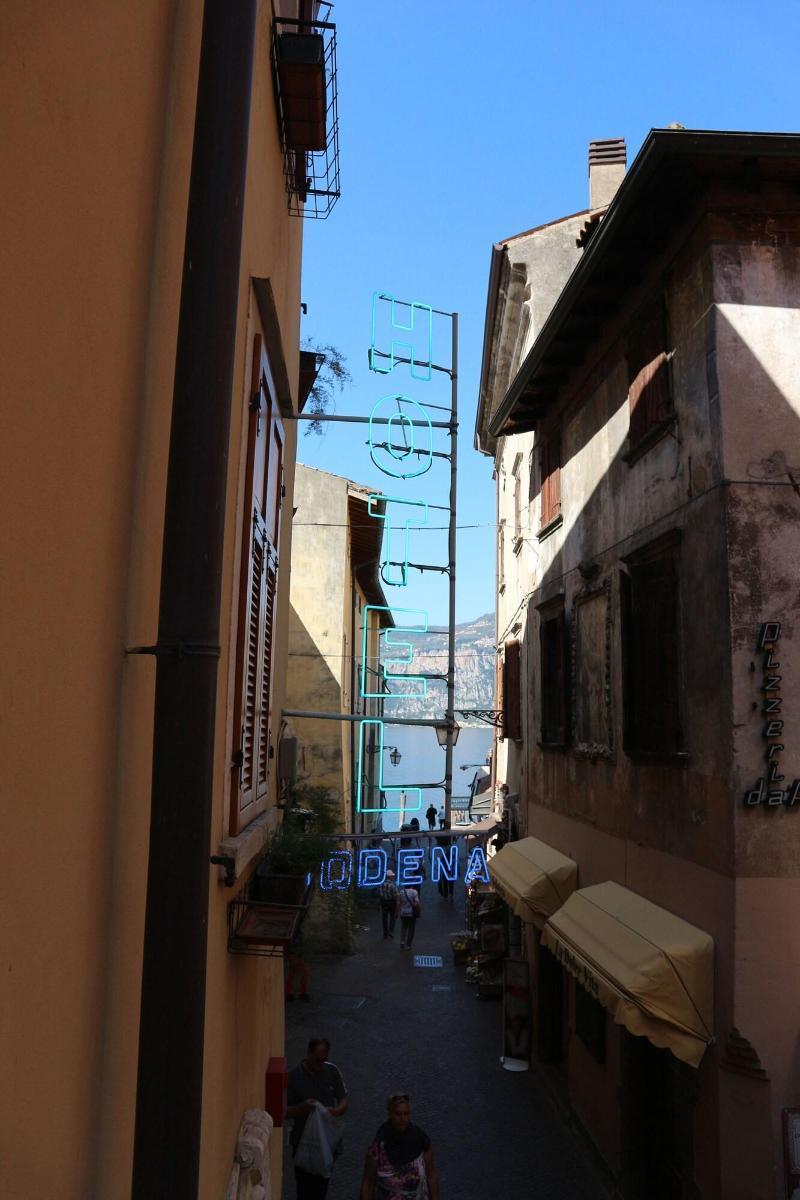 Hotel Modena Old Town Мальчезіне Екстер'єр фото