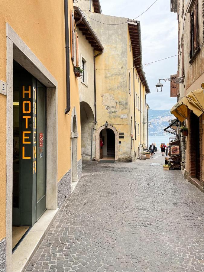 Hotel Modena Old Town Мальчезіне Екстер'єр фото